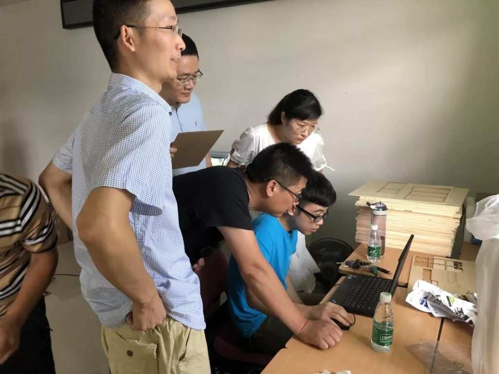 学习如何操作设计软件LaserMaker