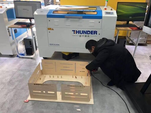 比赛持续进行,雷宇一直坚守在助力一线