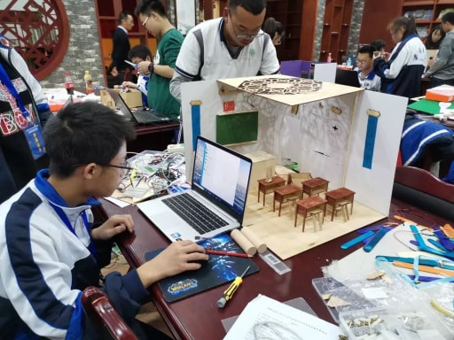 创客作品逐步成型