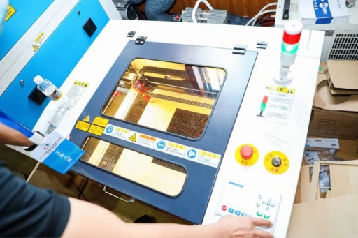 雷宇与创趣天地助力第二十三届海南省学生信息素养提升实践活动