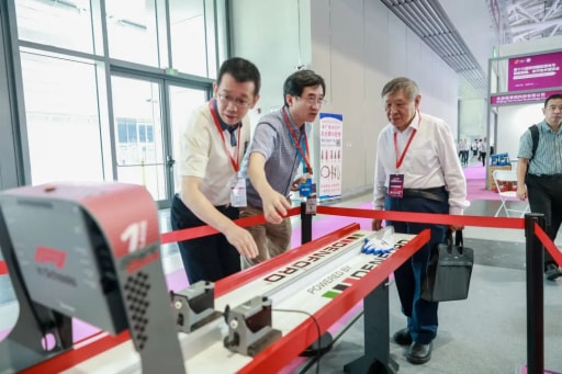 中国工程院院士|范滇元参观比赛场地