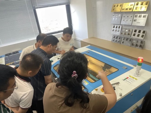 热烈欢迎广州市从化区“基于激光切割的创意智造项目”教师一行莅临我司开展研修活动!
