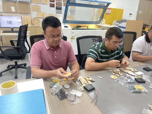 热烈欢迎广州市从化区“基于激光切割的创意智造项目”教师一行莅临我司开展研修活动!