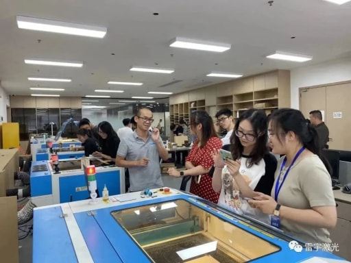 热烈欢迎东莞市松山湖教育管理中心一行莅临我司开展研修活动!